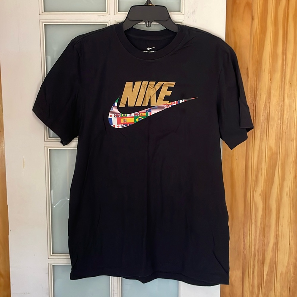 Nike tee